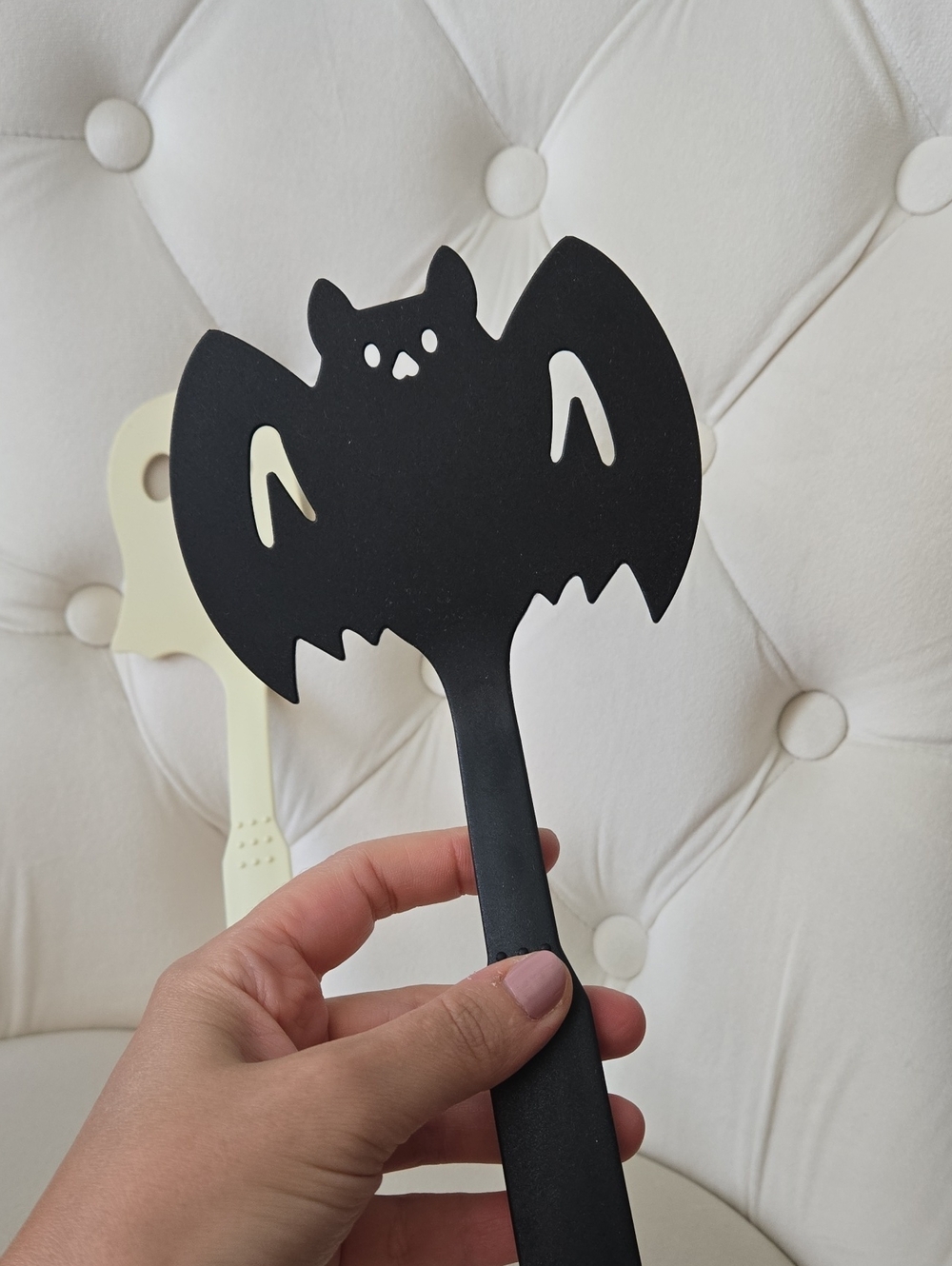 Halloween Ghost & Bat Plastic/Scratch Free Spatulas - Black and Cream, Like New - Picture 4 of 7